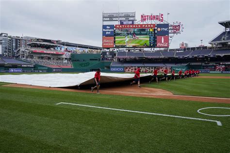 Mets-Nats suspended due to rain after lengthy delay, will play split doubleheader Sunday